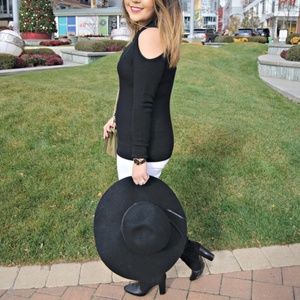 Banana Republic Black Cold Shoulder Sweater XS